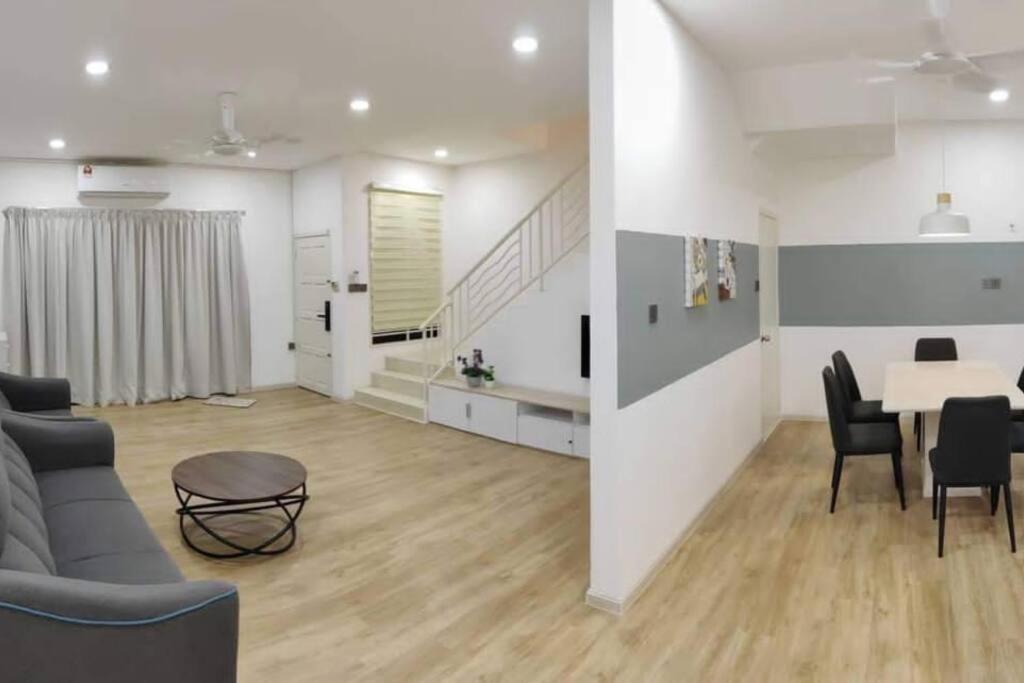 T House Nearby Kuantan East Coast Shopping Mall מראה חיצוני תמונה